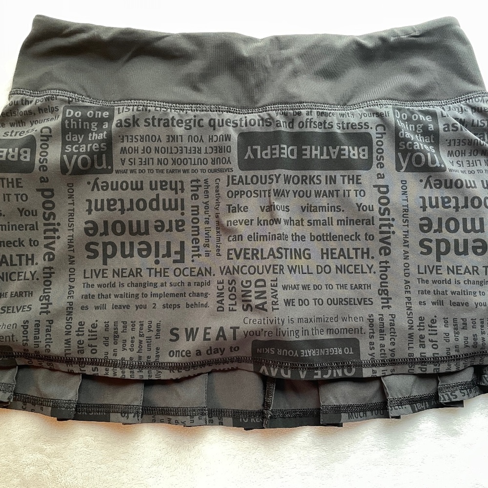 Lululemon Skirt size 6 - Black/Grey